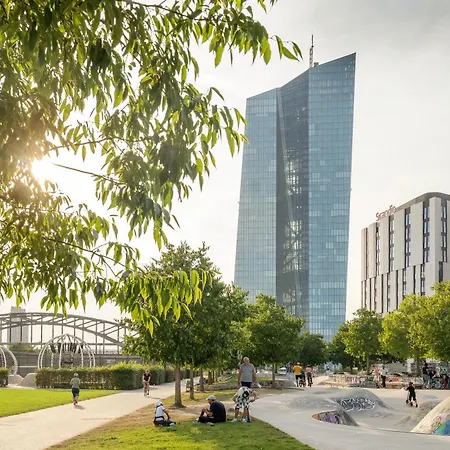 Moxy Frankfurt East