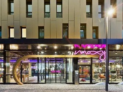 Moxy Frankfurt East Otel 3*