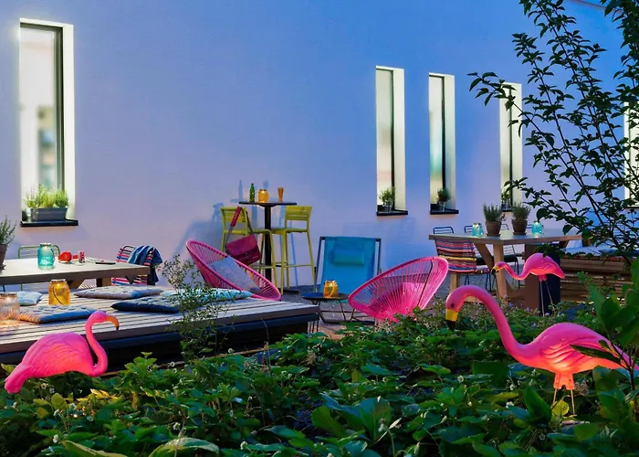 Moxy Frankfurt East Hotel