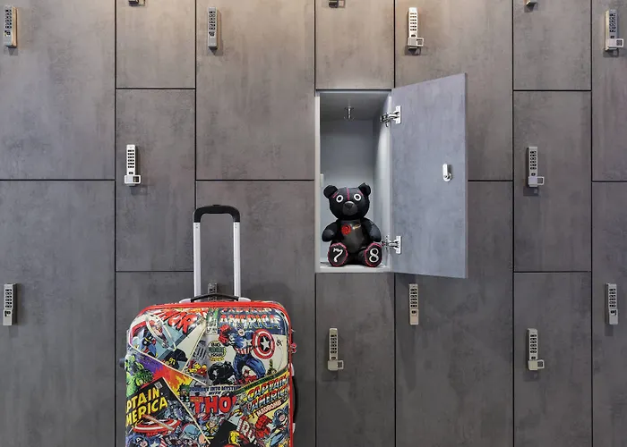 Moxy Frankfurt East 3*