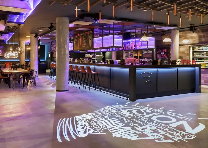 Hotel Moxy Frankfurt East 4*