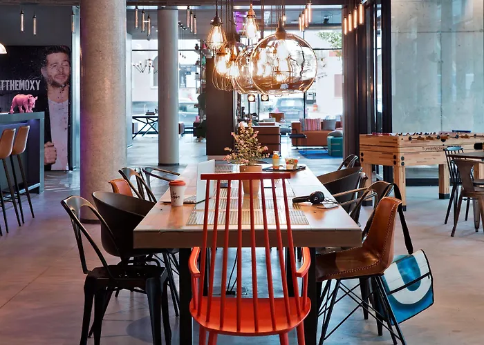 Moxy Frankfurt East Hotel