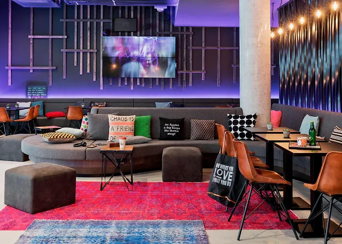 Moxy Frankfurt East Hotel 4*