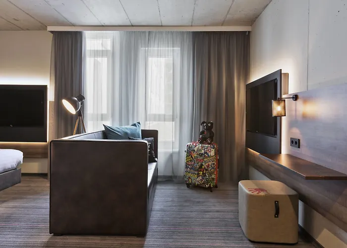 Moxy Frankfurt East Hotel