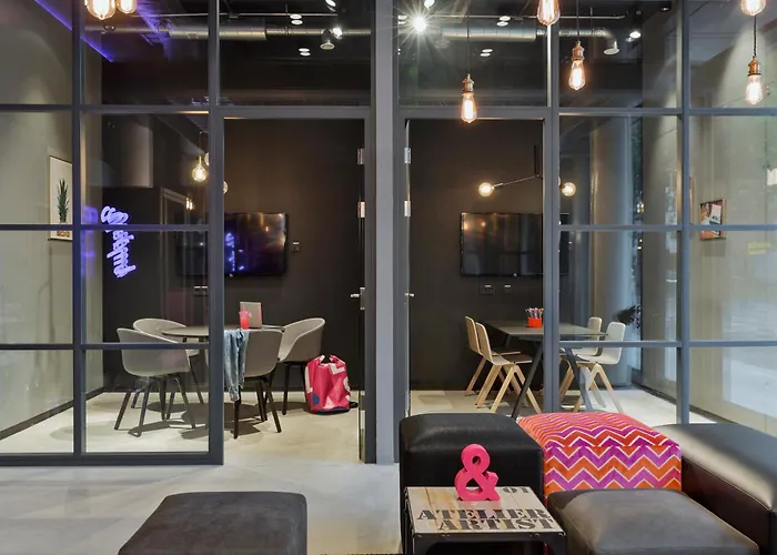 Moxy Frankfurt East Hotel