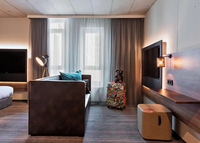 Moxy Frankfurt East 3*