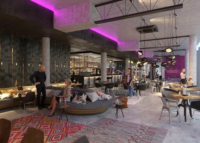 Moxy Frankfurt East 3*