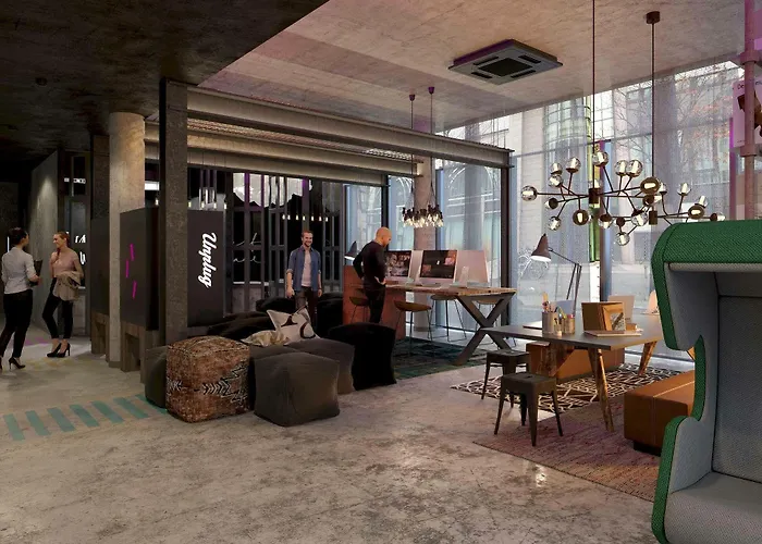 Hotel Moxy Frankfurt East 4*